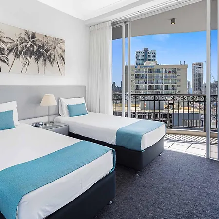 Holiday Holiday Chevron Renaissance Apartments Gold Coast Room photo